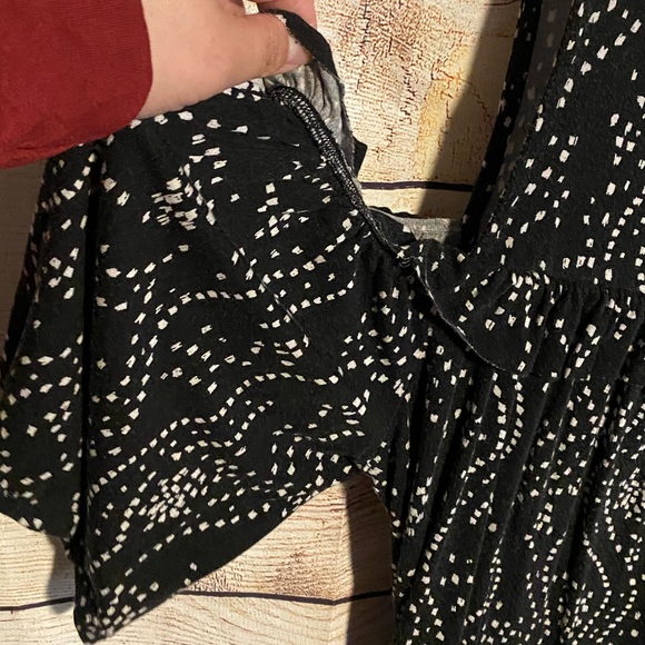 EUC AVA&VIV cold shoulder blouse - Picture 5 of 6